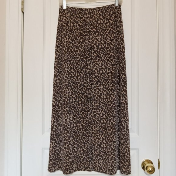 EZ Town Leopard Print pull on Maxi skirt, marked M, fits like a Small - Picture 2 of 5
